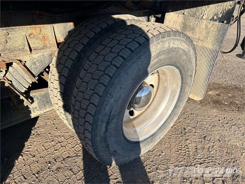 Western Star Hiab 210K-3 1880 kg Knuckle Boom on Western Star Autogru