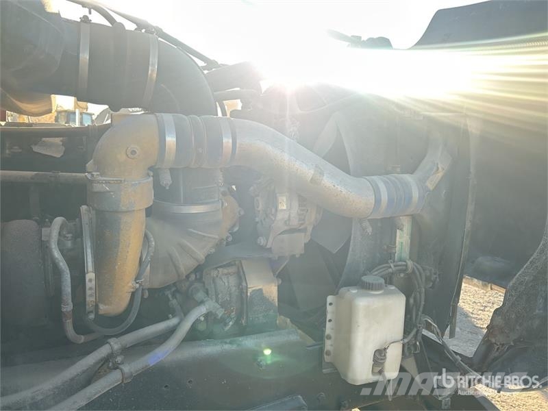 Western Star Hiab 210K-3 1880 kg Knuckle Boom on Western Star Autogru