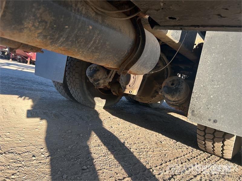 Western Star Hiab 210K-3 1880 kg Knuckle Boom on Western Star Autogru