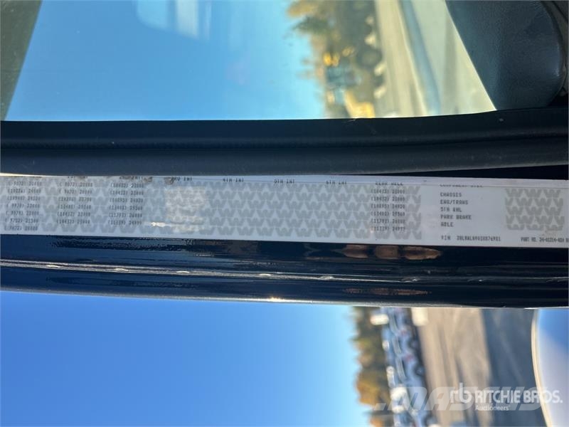 Western Star Hiab 210K-3 1880 kg Knuckle Boom on Western Star Autogru