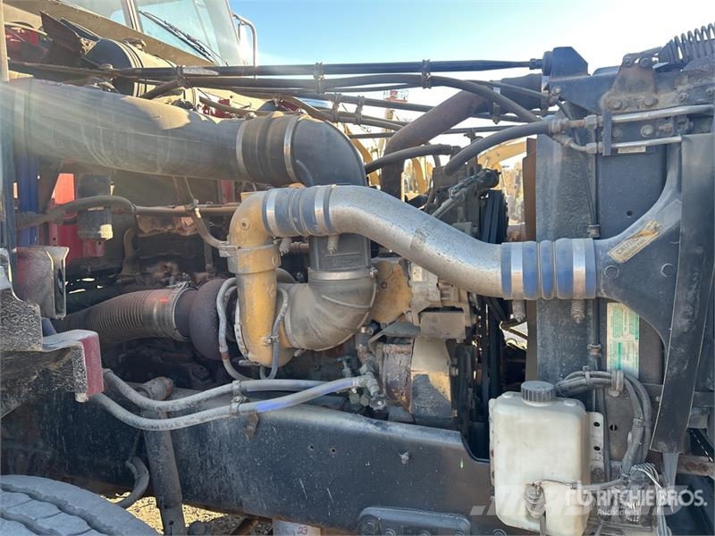 Western Star Hiab 210K-3 1880 kg Knuckle Boom on Western Star Autogru