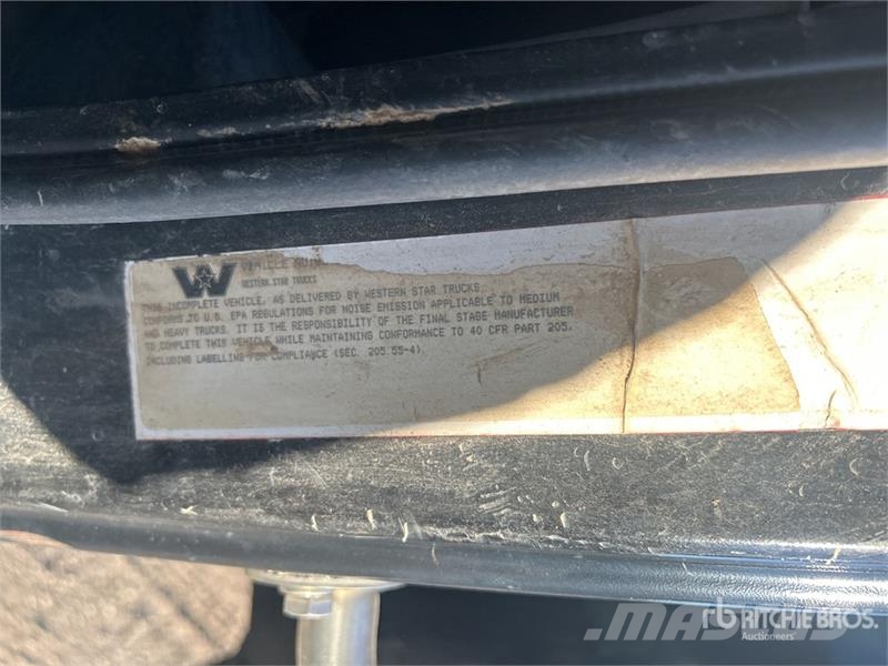Western Star Hiab 210K-3 1880 kg Knuckle Boom on Western Star Autogru
