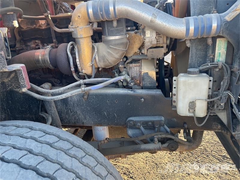 Western Star Hiab 210K-3 1880 kg Knuckle Boom on Western Star Autogru