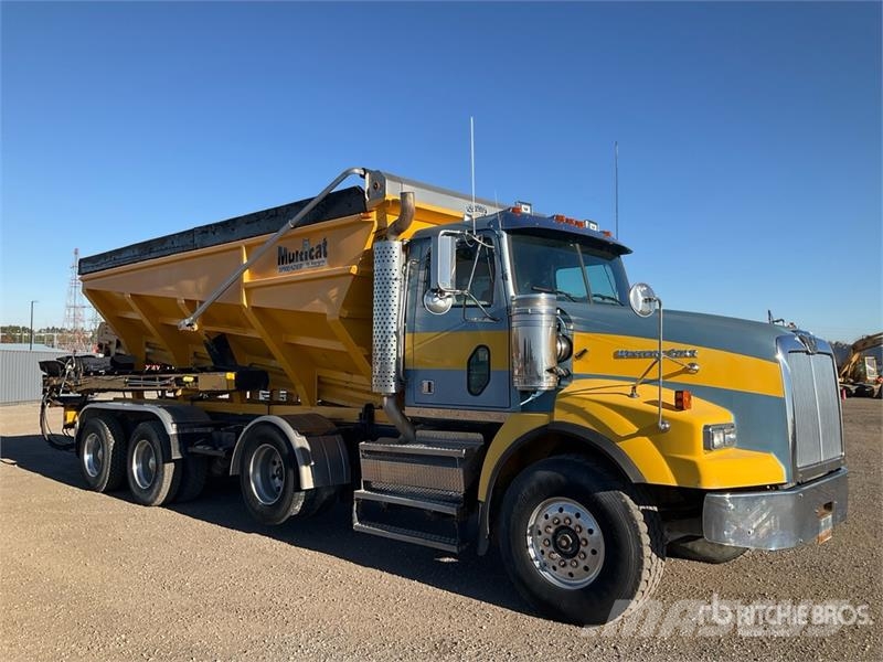 Western Star MC-21 on  Western Star 4900 8x4 Stone Spreader Tru Beton-maszyny do przerobu kamienia