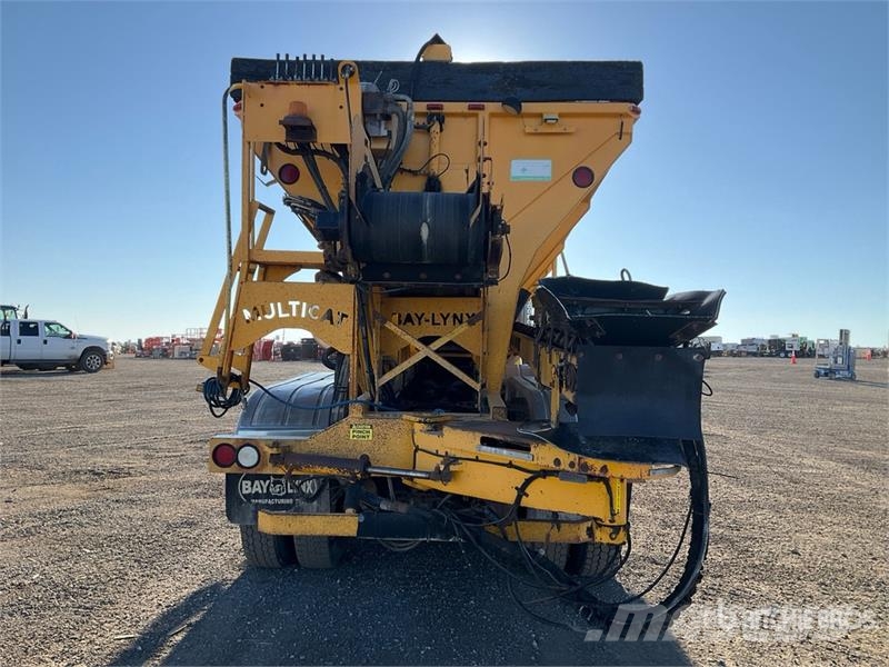Western Star MC-21 on  Western Star 4900 8x4 Stone Spreader Tru Beton-maszyny do przerobu kamienia