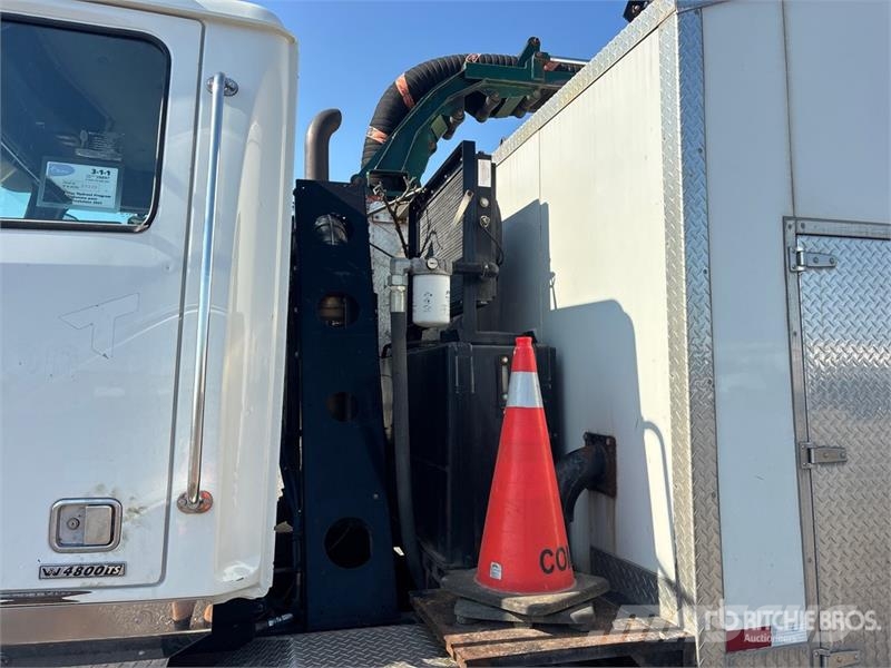 Western Star on Western Star 4800 10x6 Twin-Steer Vacuum Excav Slamsugere