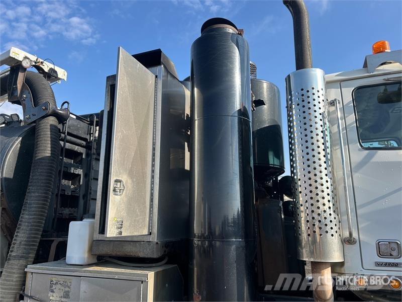 Western Star on Western Star 4900 8x6 Vacuum Excavator Truck Kombiji / vakuumski kamioni