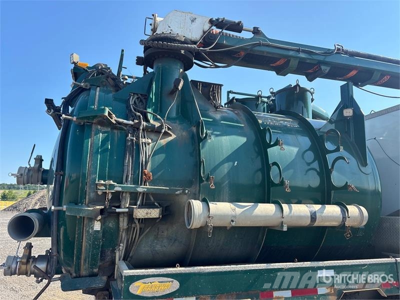 Western Star on Western Star 4800 10x6 Twin-Steer Vacuum Excav Slamsugere