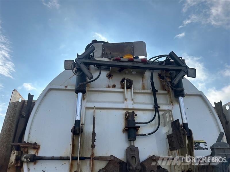 Western Star on Western Star 4900 8x6 Vacuum Excavator Truck Kombiji / vakuumski kamioni