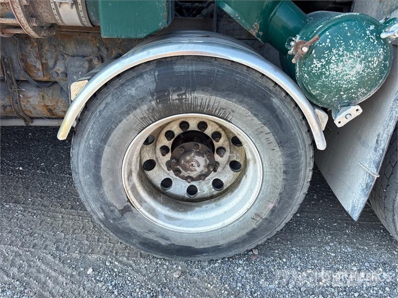 Western Star on Western Star 4800 10x6 Twin-Steer Vacuum Excav Slamsugere