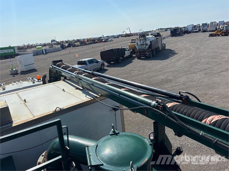Western Star on Western Star 4800 10x6 Twin-Steer Vacuum Excav Slamsugere