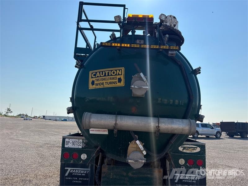 Western Star on Western Star 4800 10x6 Twin-Steer Vacuum Excav Slamsugere