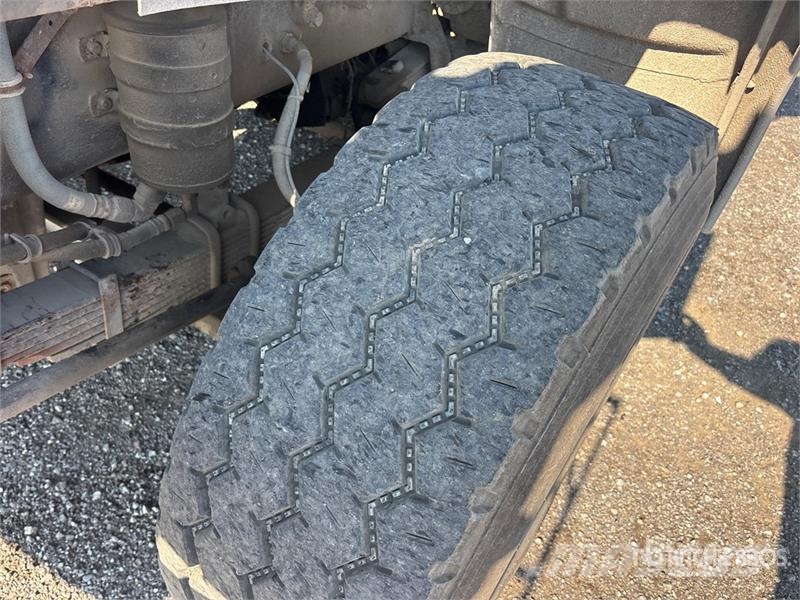 Western Star on Western Star 4800 10x6 Twin-Steer Vacuum Excav Slamsugere