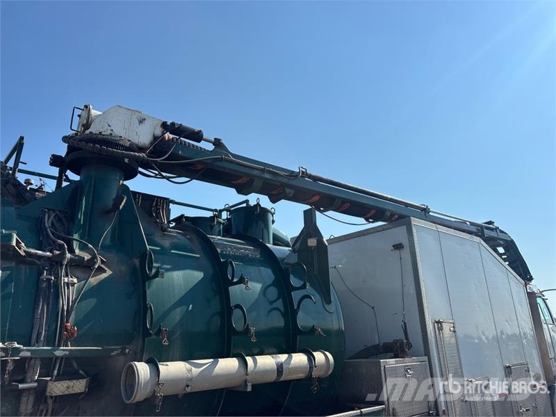 Western Star on Western Star 4800 10x6 Twin-Steer Vacuum Excav Slamsugere
