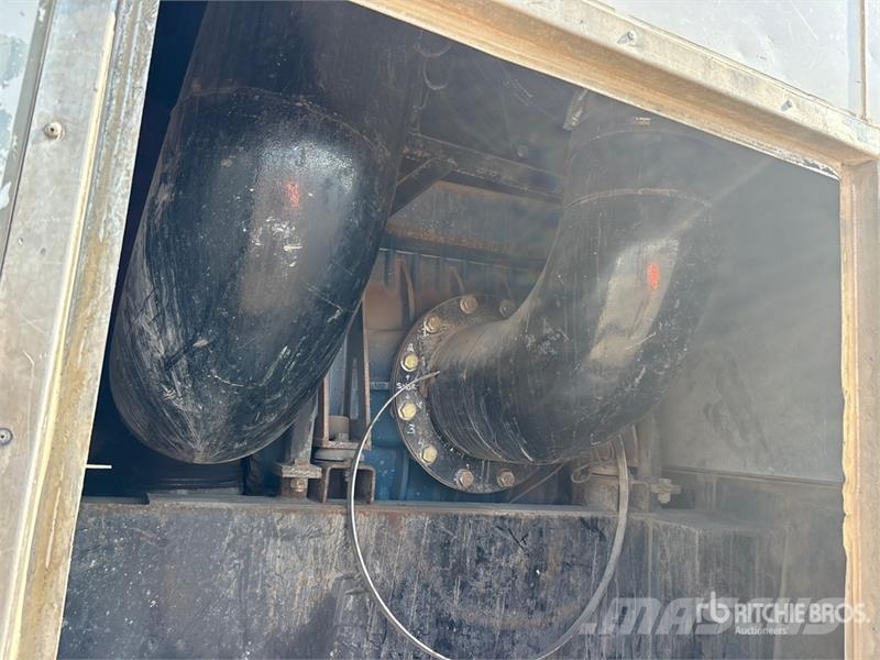 Western Star on Western Star 4800 10x6 Twin-Steer Vacuum Excav Slamsugere