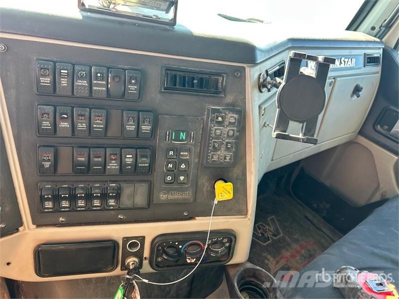 Western Star PVPM-3000 on  Western Star 4700 8x6 Vacuum Excavat Комби / вакуум камиони

