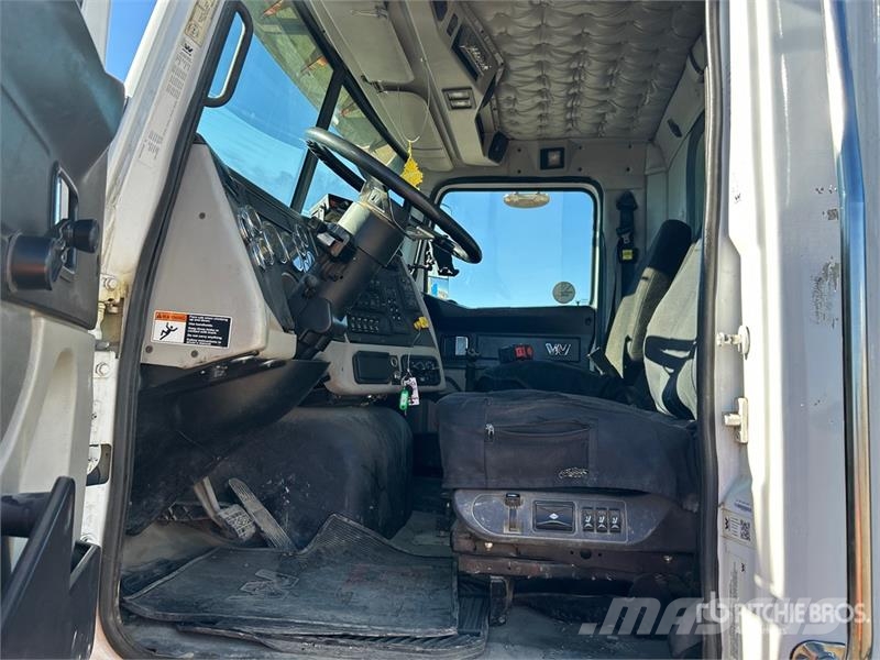 Western Star PVPM-3000 on  Western Star 4700 8x6 Vacuum Excavat Комби / вакуум камиони
