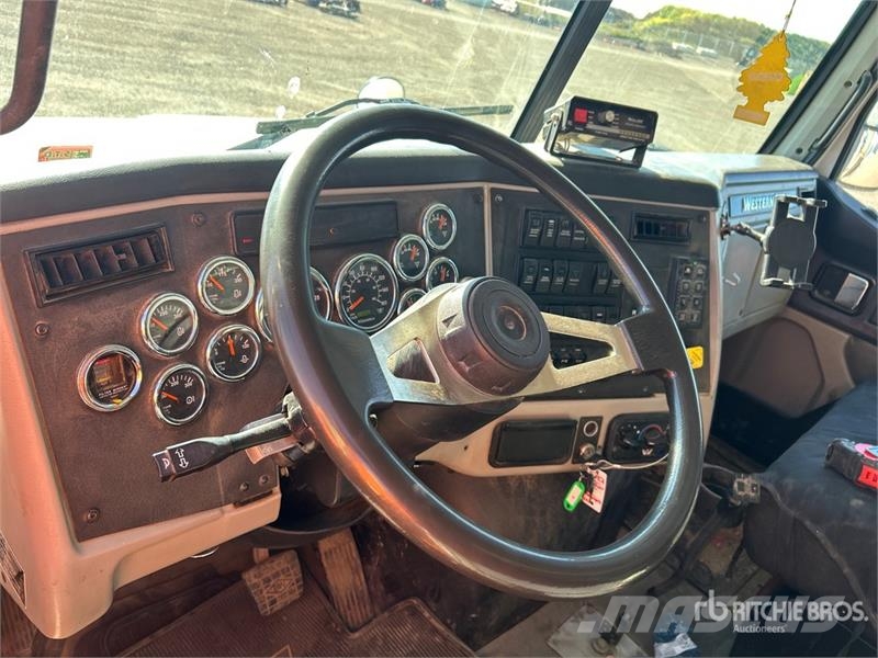 Western Star PVPM-3000 on  Western Star 4700 8x6 Vacuum Excavat Комби / вакуум камиони
