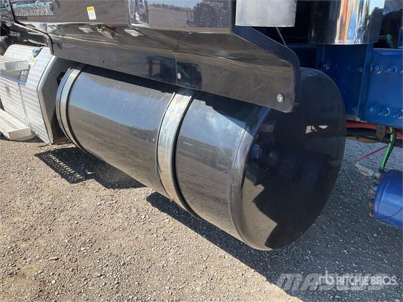 Western Star REBUILT 5700XE 6x4 T/A Sleeper Truck Tractor Влекачи