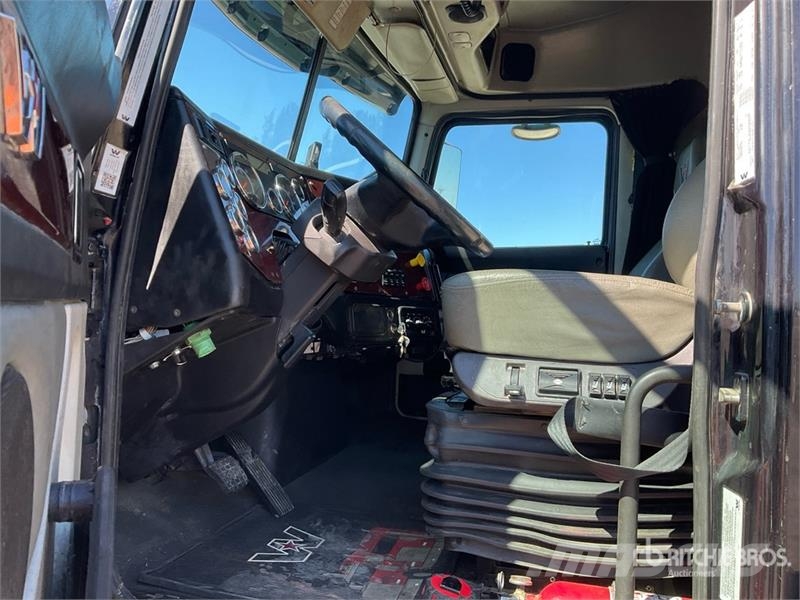 Western Star REBUILT 5700XE 6x4 T/A Sleeper Truck Tractor Влекачи