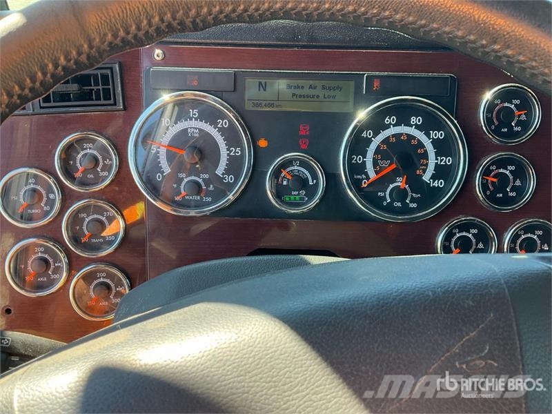 Western Star REBUILT 5700XE 6x4 T/A Sleeper Truck Tractor Влекачи