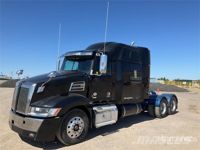 Western Star REBUILT 5700XE 6x4 T/A Sleeper Truck Tractor Влекачи
