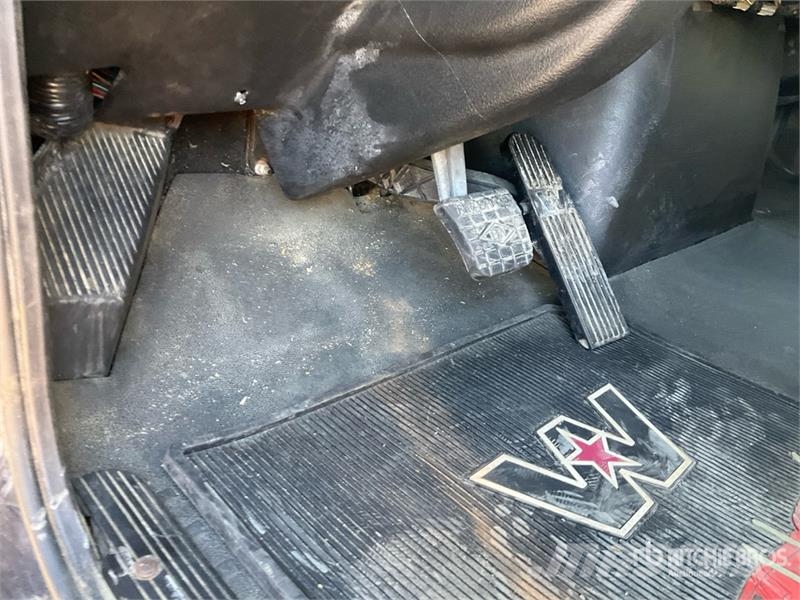 Western Star REBUILT 5700XE 6x4 T/A Sleeper Truck Tractor Влекачи