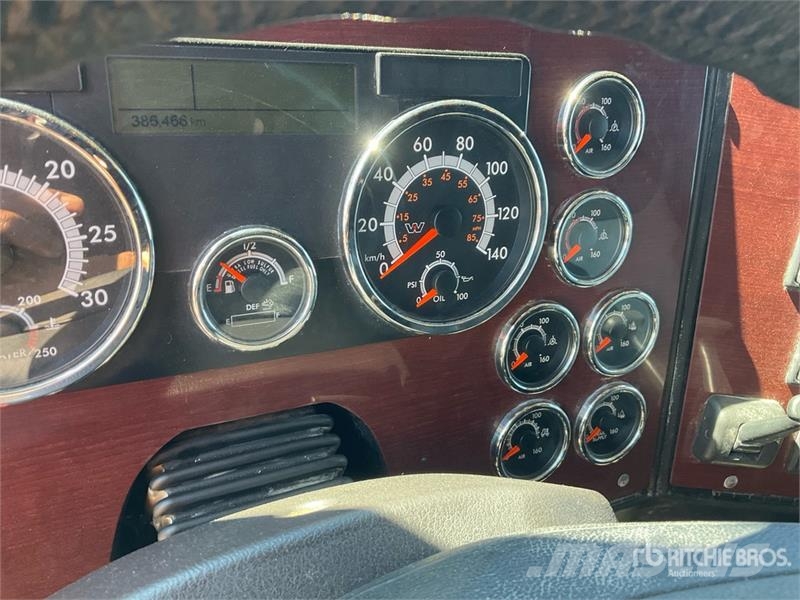 Western Star REBUILT 5700XE 6x4 T/A Sleeper Truck Tractor Влекачи