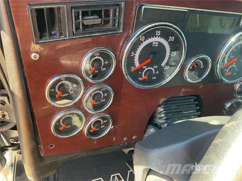 Western Star REBUILT 5700XE 6x4 T/A Sleeper Truck Tractor Влекачи
