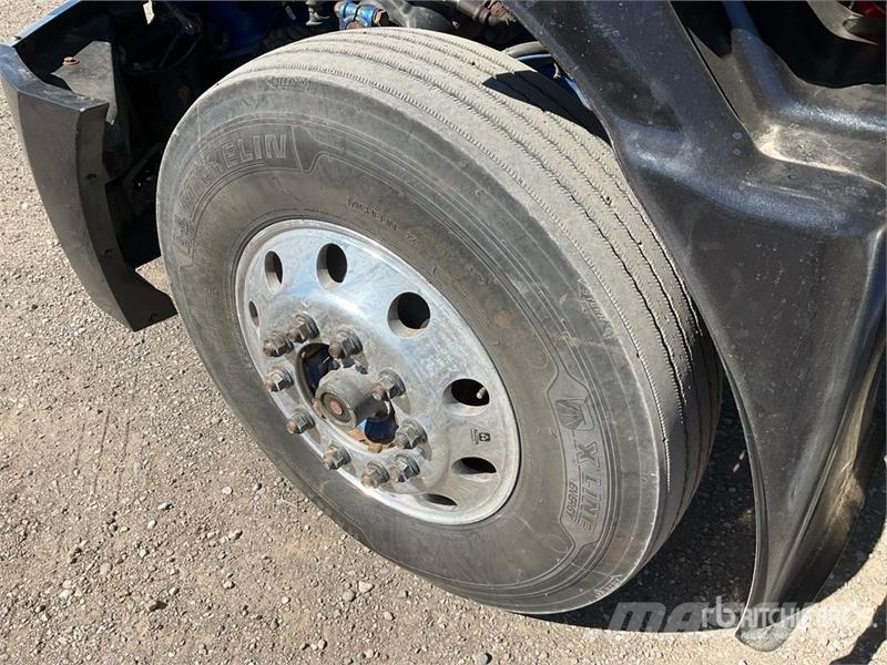 Western Star REBUILT 5700XE 6x4 T/A Sleeper Truck Tractor Влекачи