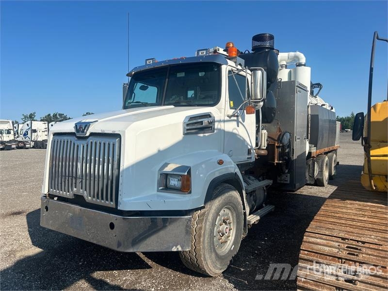 Western Star Robuschi 145 on Western Star 4700 8x4 Vacuum Excav Paine-/imuautot