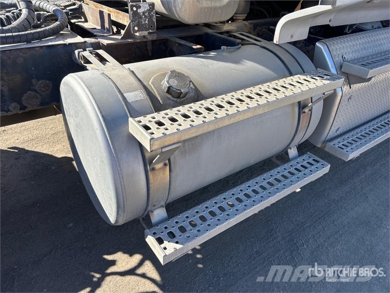 Western Star W5700XE 6x4 T/A Day Cab Truck Tractor وحدات الجر