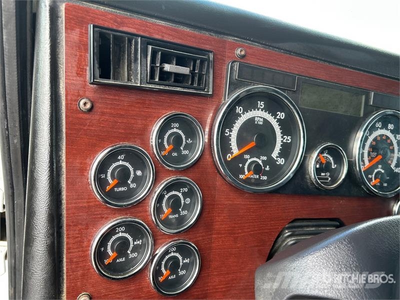 Western Star W5700XE 6x4 T/A Sleeper Truck Tractor Седельные тягачи