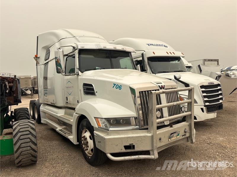 Western Star W5700XE 6x4 T/A Sleeper Truck Tractor Traktorske jedinice