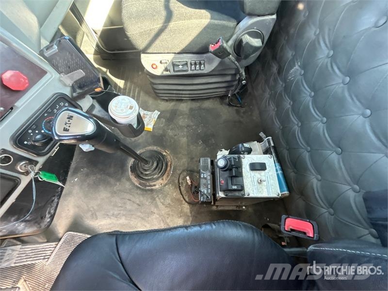 Western Star W5700XE 6x4 T/A Day Cab Truck Tractor وحدات الجر