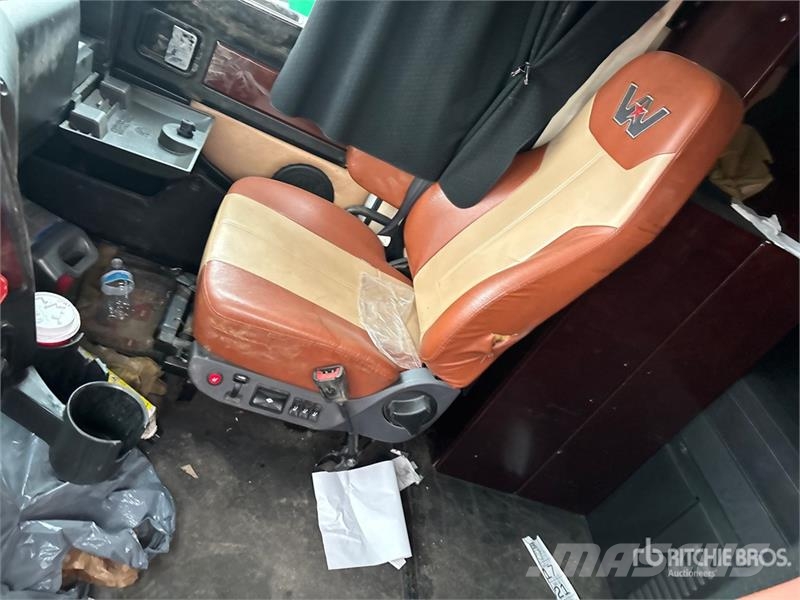 Western Star W5700XE 6x4 T/A Sleeper Truck Tractor Traktorske jedinice