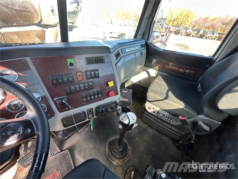 Western Star W5700XE 6x4 T/A Day Cab Truck Tractor وحدات الجر