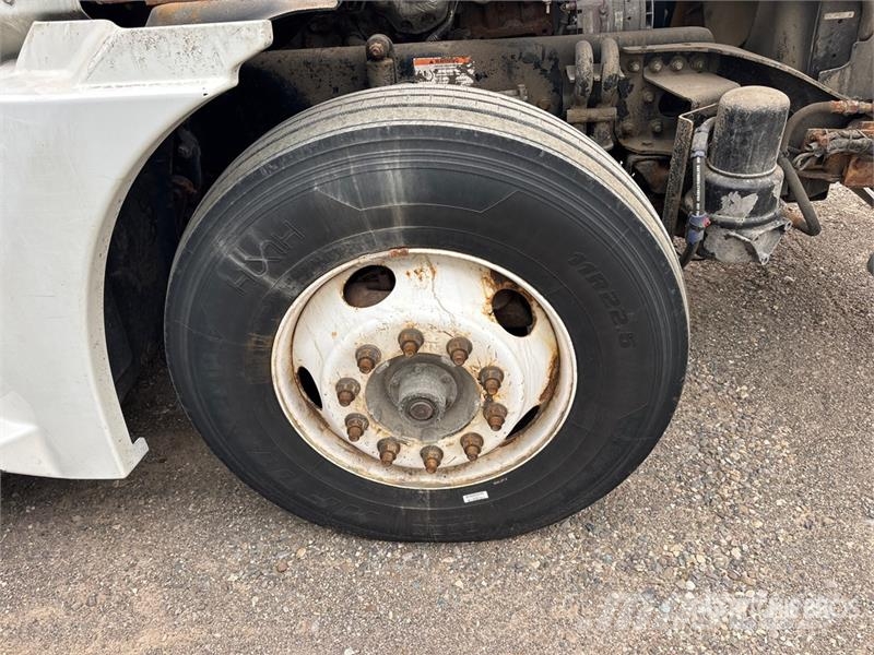 Western Star W5700XE 6x4 T/A Sleeper Truck Tractor Traktorske jedinice