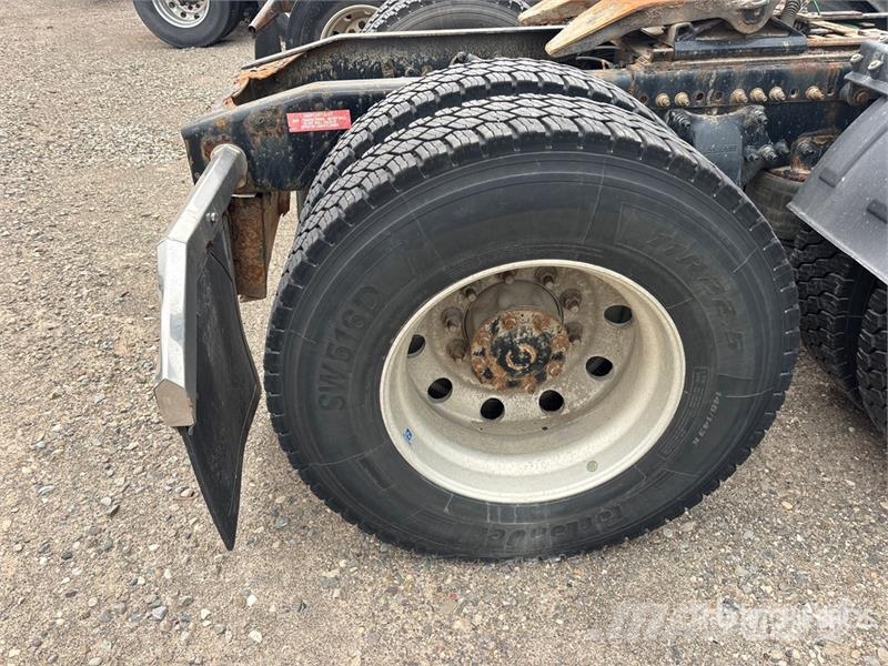 Western Star W5700XE 6x4 T/A Sleeper Truck Tractor Traktorske jedinice