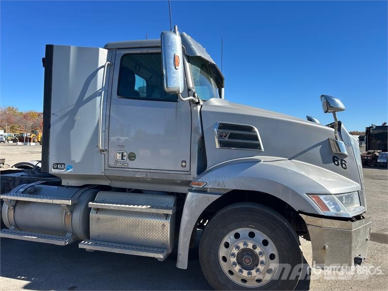 Western Star W5700XE 6x4 T/A Day Cab Truck Tractor وحدات الجر