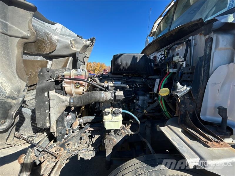 Western Star W5700XE 6x4 T/A Day Cab Truck Tractor وحدات الجر