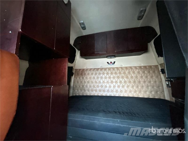 Western Star W5700XE 6x4 T/A Sleeper Truck Tractor Седельные тягачи