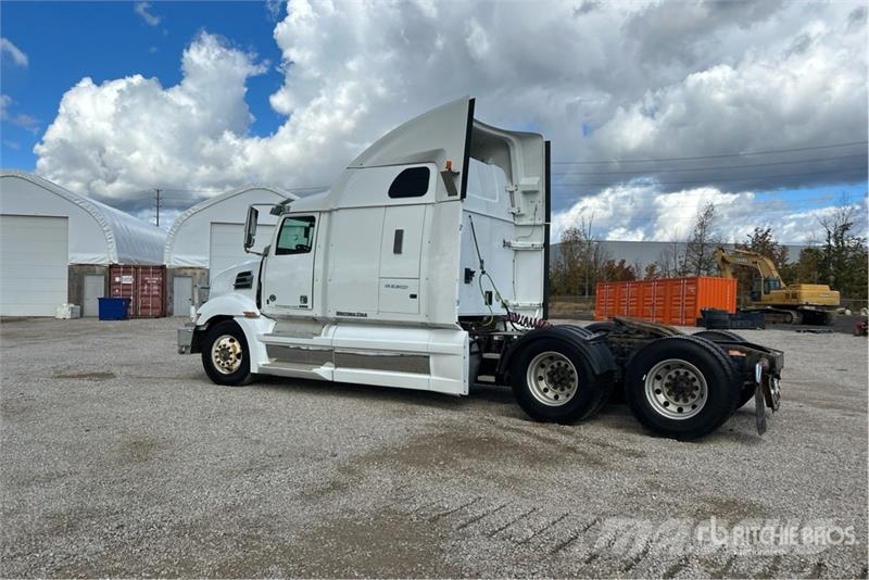 Western Star W5700XE 6x4 T/A Sleeper Truck Tractor Седельные тягачи
