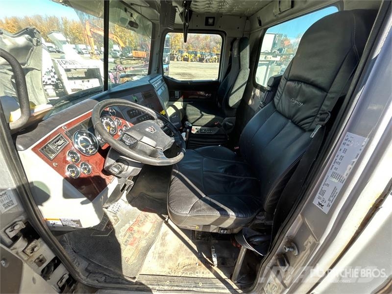 Western Star W5700XE 6x4 T/A Day Cab Truck Tractor وحدات الجر
