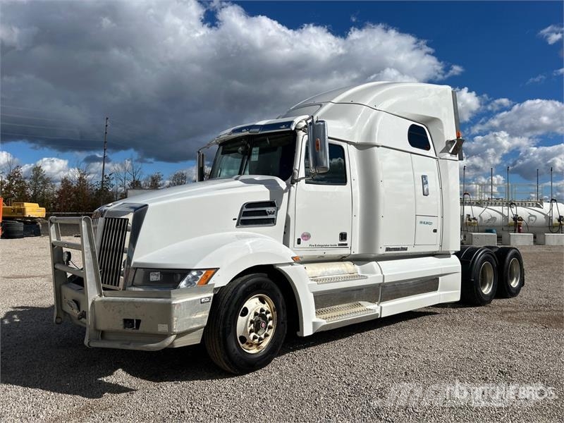 Western Star W5700XE 6x4 T/A Sleeper Truck Tractor Седельные тягачи