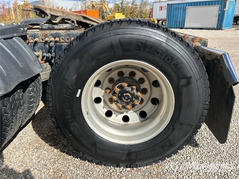 Western Star W5700XE 6x4 T/A Sleeper Truck Tractor Седельные тягачи