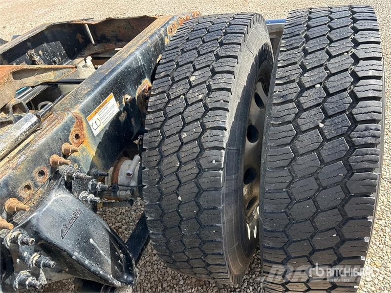 Western Star W5700XE 6x4 T/A Sleeper Truck Tractor Седельные тягачи