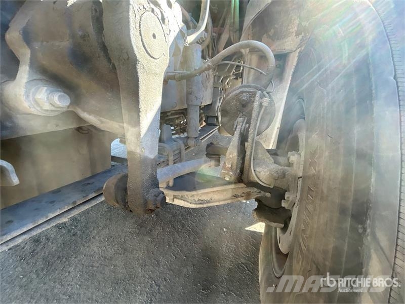 Western Star W5700XE 6x4 T/A Day Cab Truck Tractor وحدات الجر