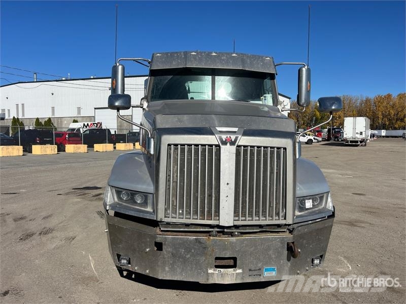 Western Star W5700XE 6x4 T/A Day Cab Truck Tractor وحدات الجر