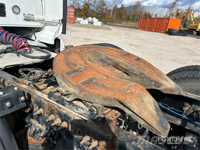 Western Star W5700XE 6x4 T/A Sleeper Truck Tractor Седельные тягачи